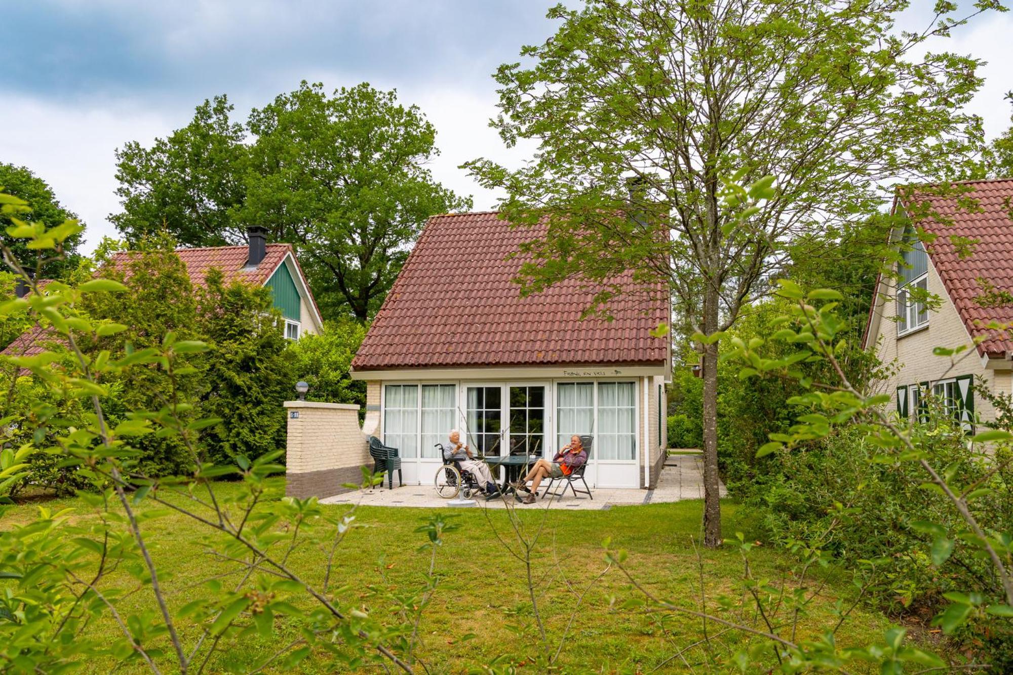 Bungalow - 6 Personen Gelegen In De Nabije Omgeving Van Avonturenpark Hellendoorn En De Prachtige Sallandse Heuvelrug En Eelerberg Εξωτερικό φωτογραφία